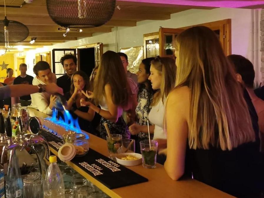 Freeride Hostel Ле Крозе Екстериор снимка